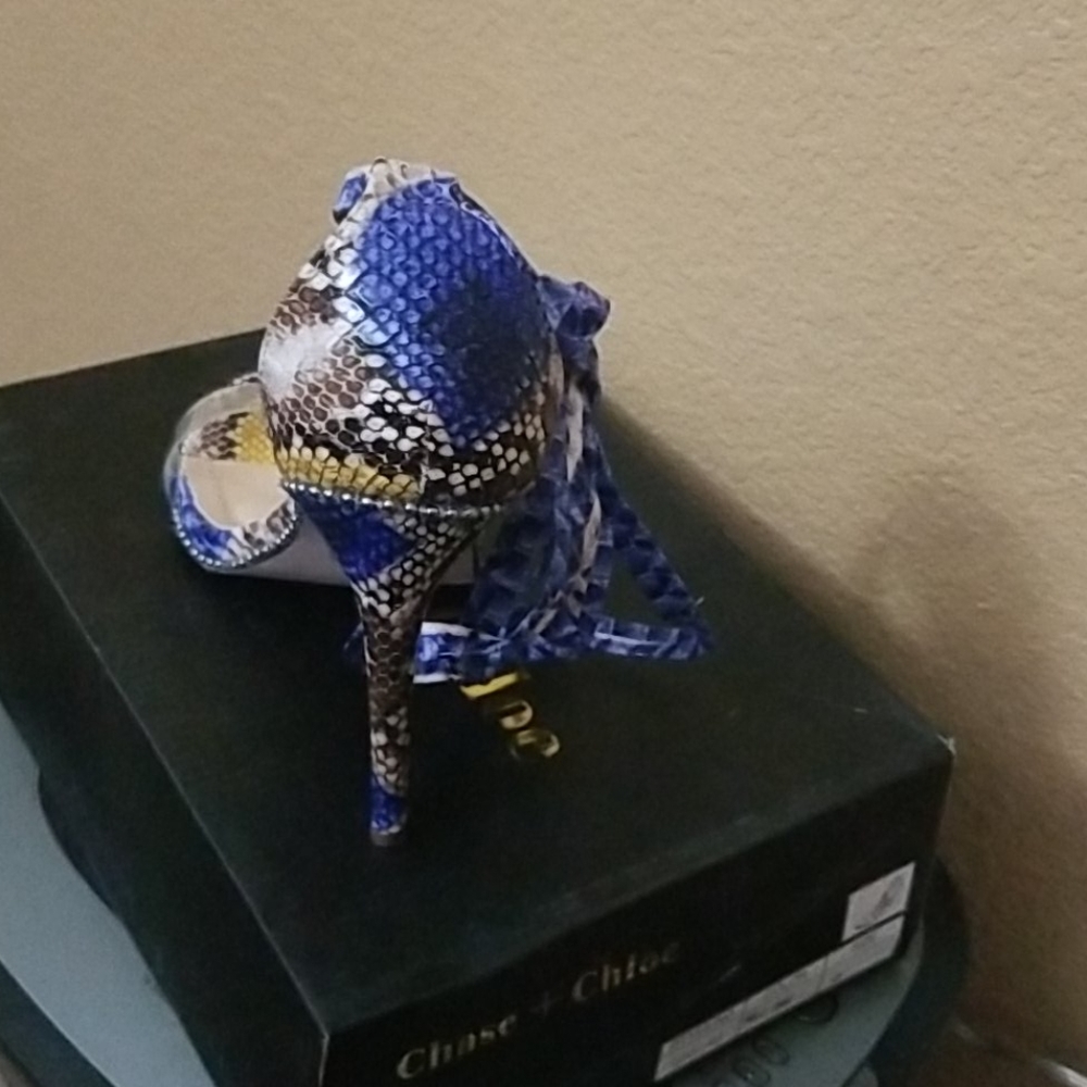 Shoes - Picture 4 of 4